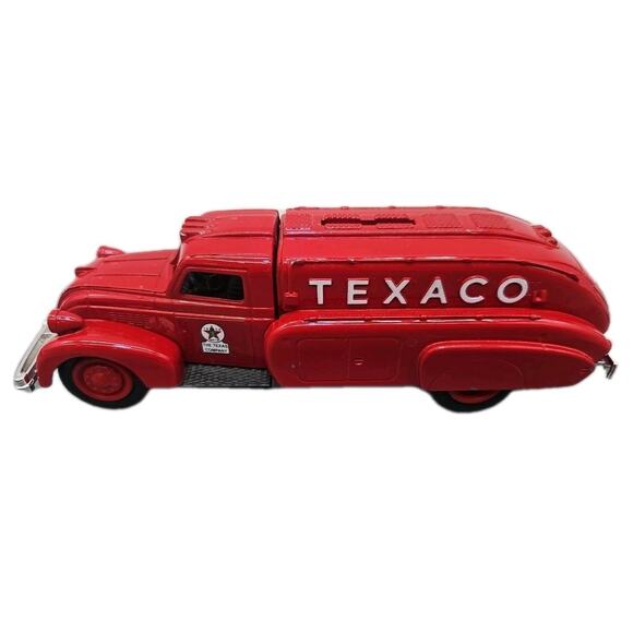 ERTL 1939 Red Dodge Texaco Airflow Replica 1993 Die-Cast Coin Bank #1703 [121] - Picture 1 of 15